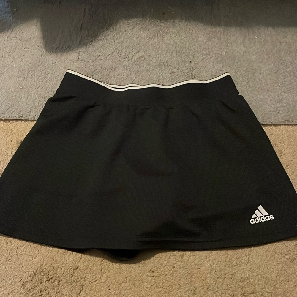 Adidas tennis skirt size medium